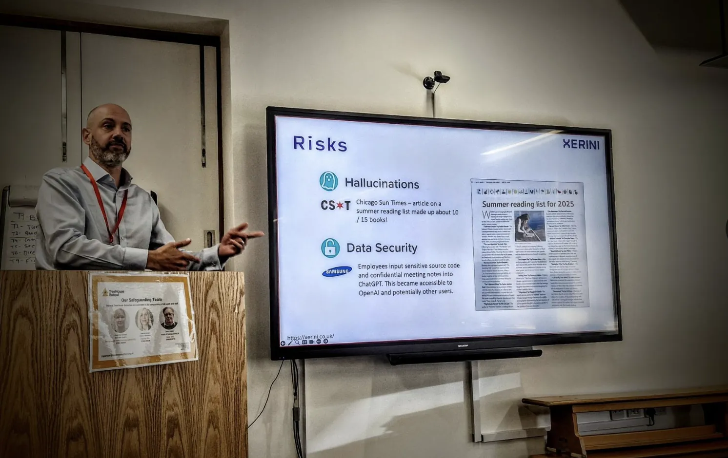 Simon presenting AI risks